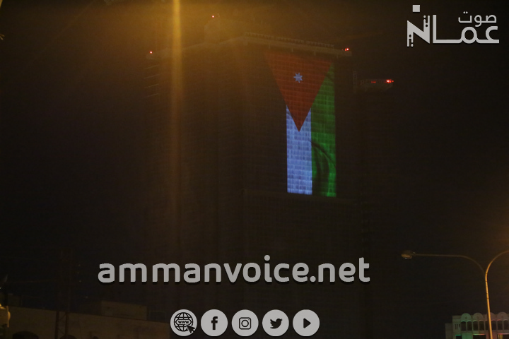 بمناسبة عيد الاستقلال الـ76 عرض مرئي على أبراج السادس - فيديو