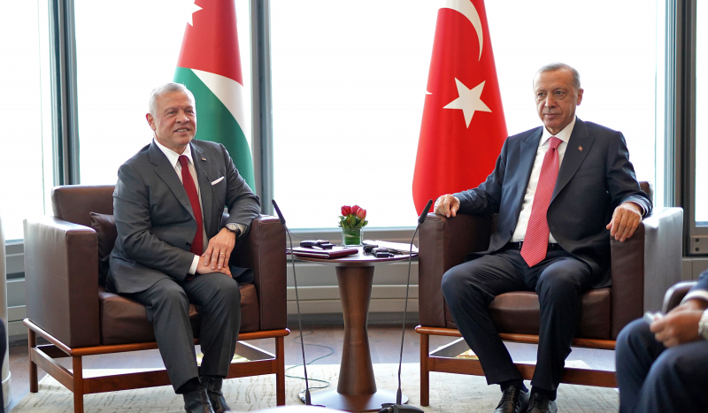 الملك يلتقي الرئيس التركي ويؤكد أهمية زيادة مستوى التبادل التجاري