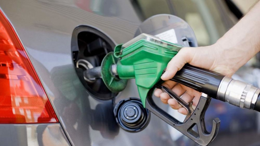 توقعات بانخفاض سعر البنزين محليا أكثر من دينار للتنكة
