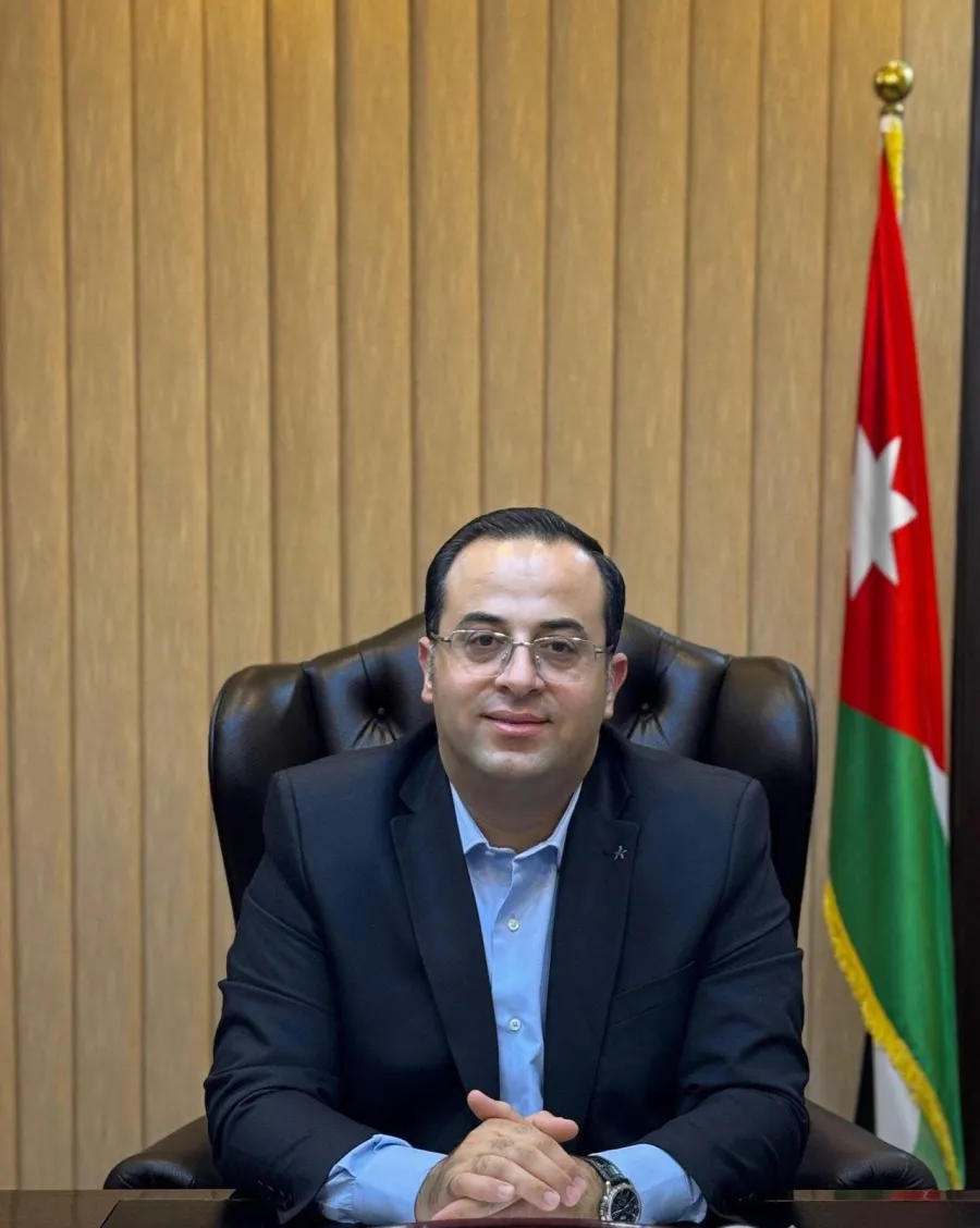 على شركات الكهرباء والمياه أن تكون مع المواطن لا عليه