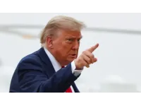 ترامب يحدد ساعة الصفر لضرب إيران 