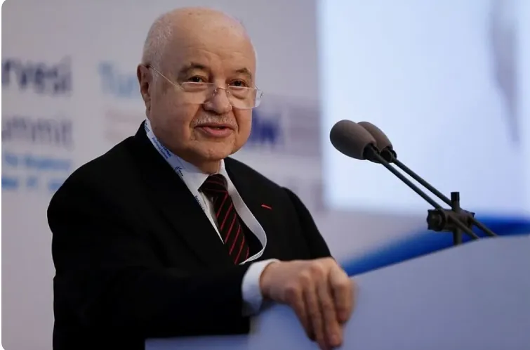 أبو غزالة يثير الجدل: لا عطلة صيفية للمدارس، لا عطلة للقضاء، والعمل 6 ايام في الاسبوع