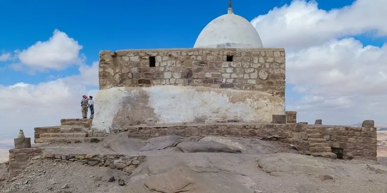 مواقع مقامات الصحابة والمغطس في الأردن