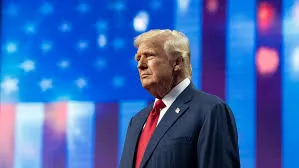 ترامب يهدد ايران بـ "حرب الايام الاثني عشر" وحاملة طائرات ثانية في الطريق