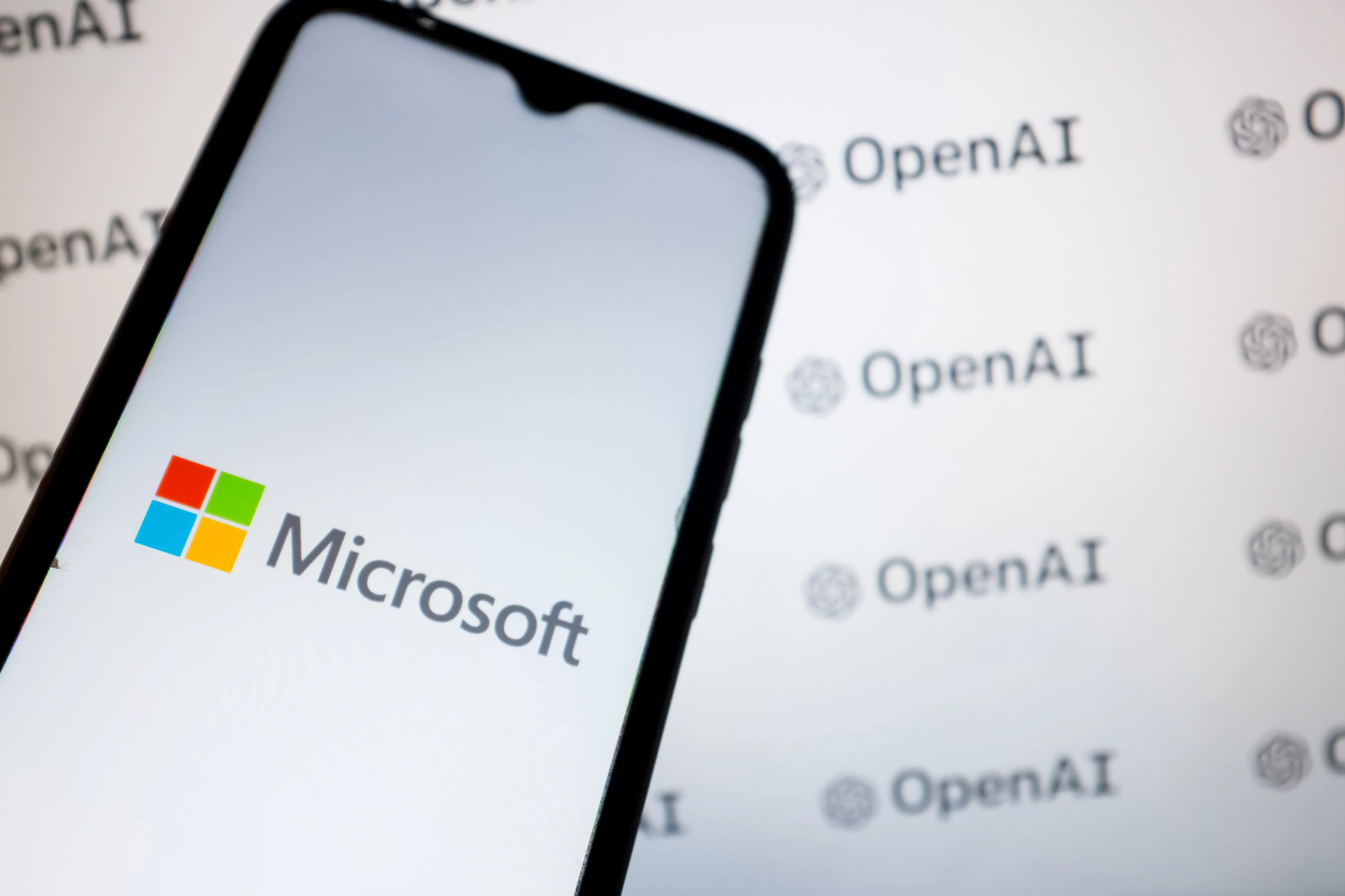 مايكروسوفت تحذر من مخاطر وكلاء الذكاء الاصطناعي المستقلين