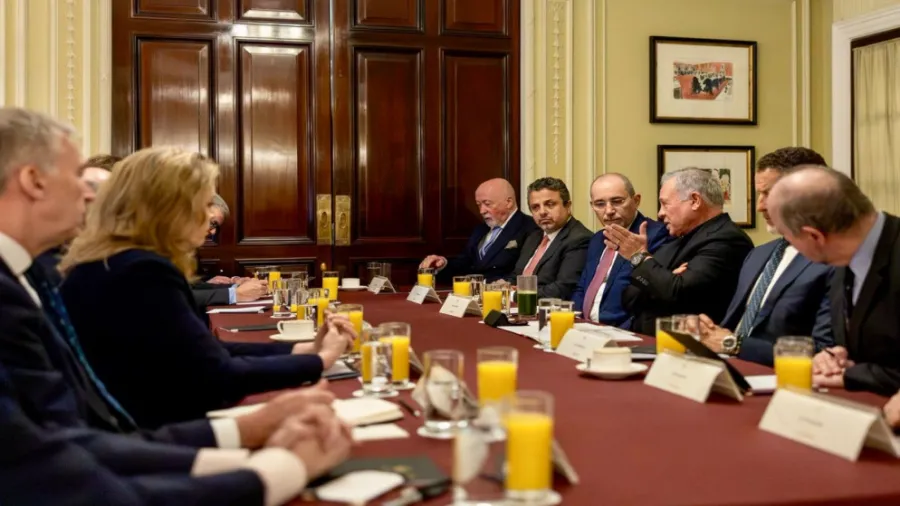 الملك: الإجراءات الإسرائيلية غير الشرعية تنذر بتفاقم الصراع