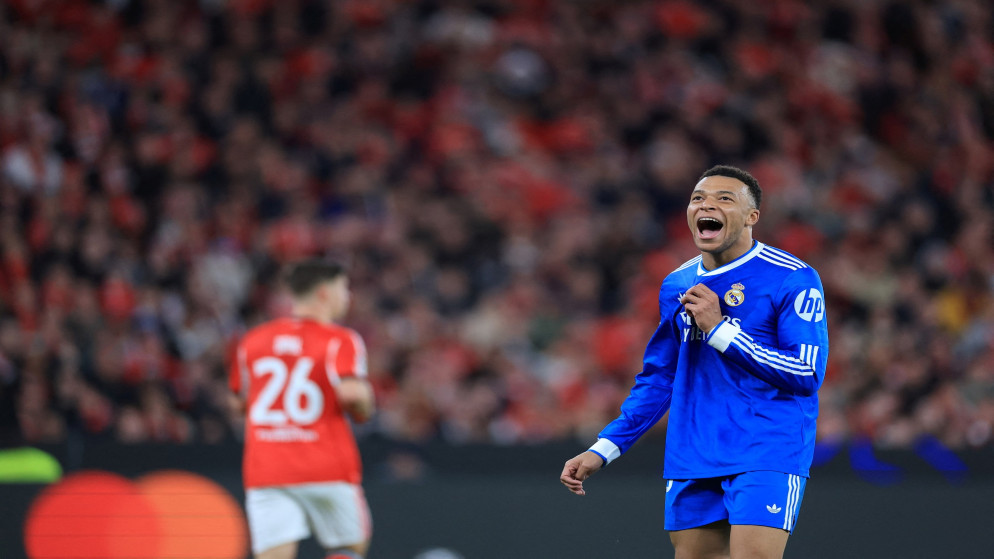 باريس سان جرمان ينهي نزاع مبابي ويدفع 61 مليون يورو